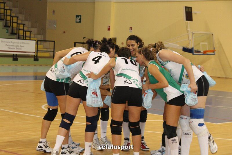 111030 volley 059_tn.jpg